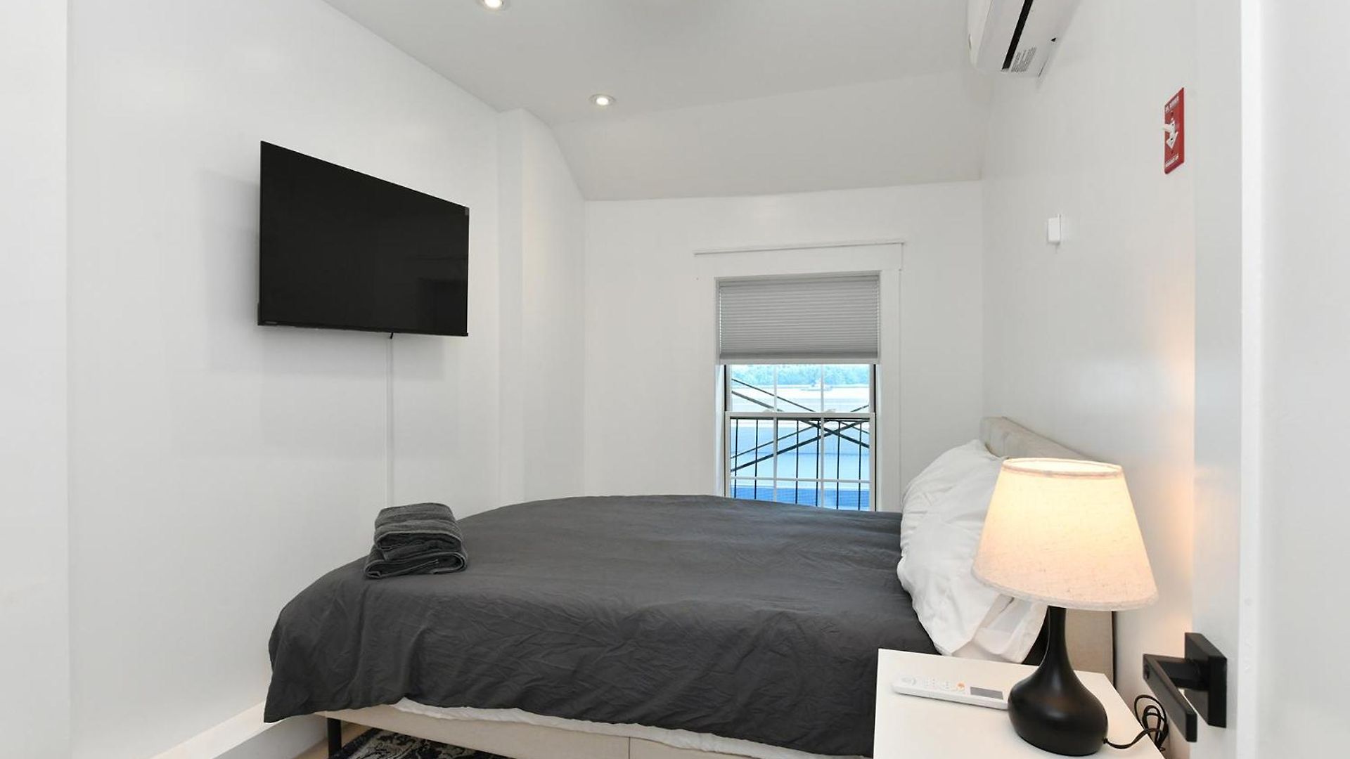 Aparthotel Designer Seaport - Sleeps 14