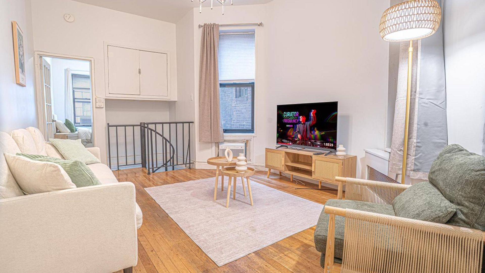 Charm 2bd In Upper East Side With Backyard *