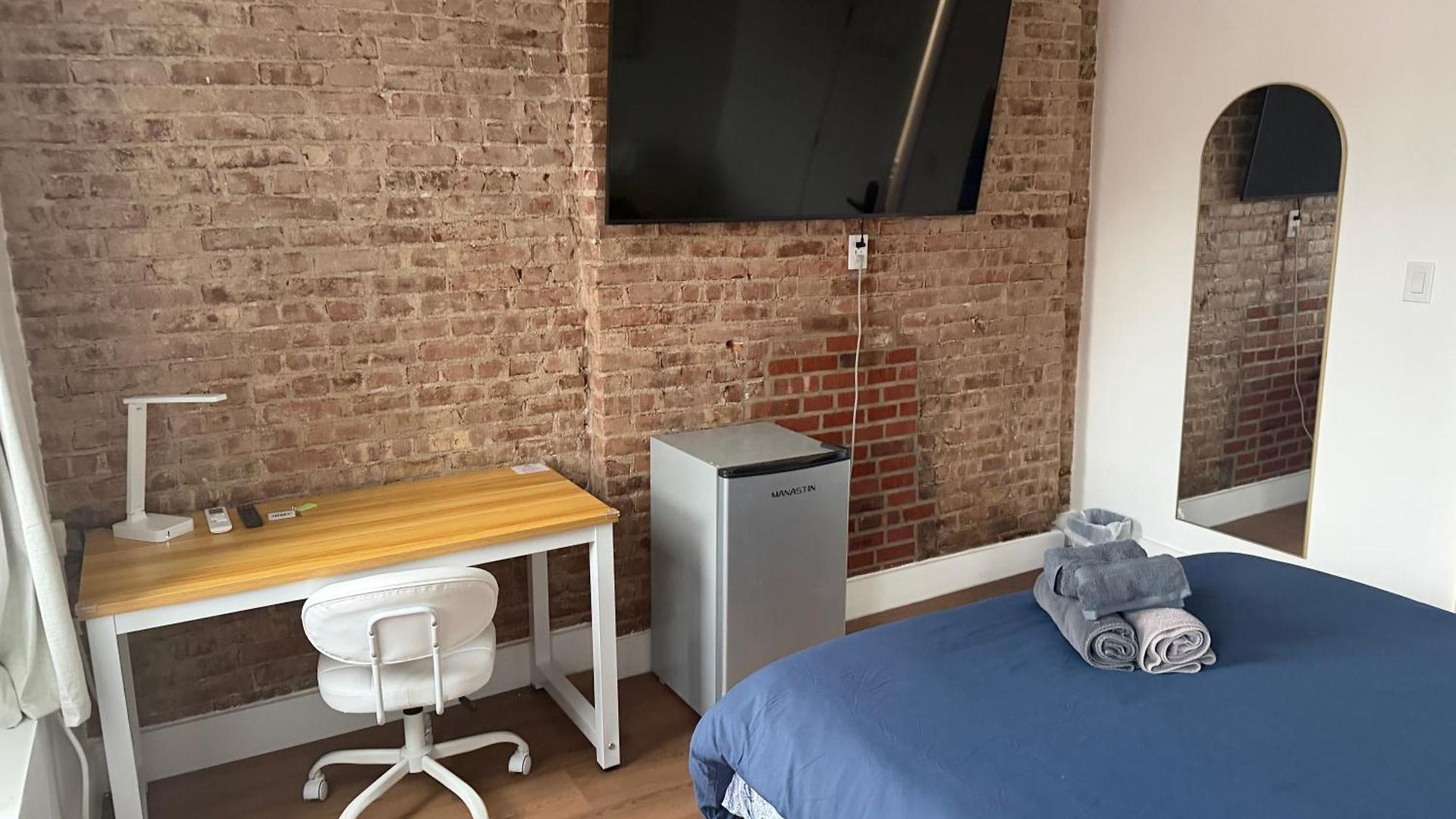 The Revival Near Times Square Guest house