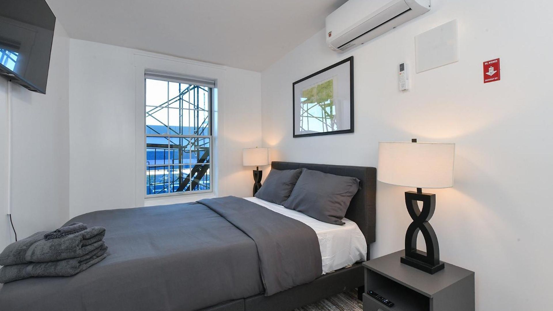 The Minute -3 Bedrooms -sleeps 13 New York