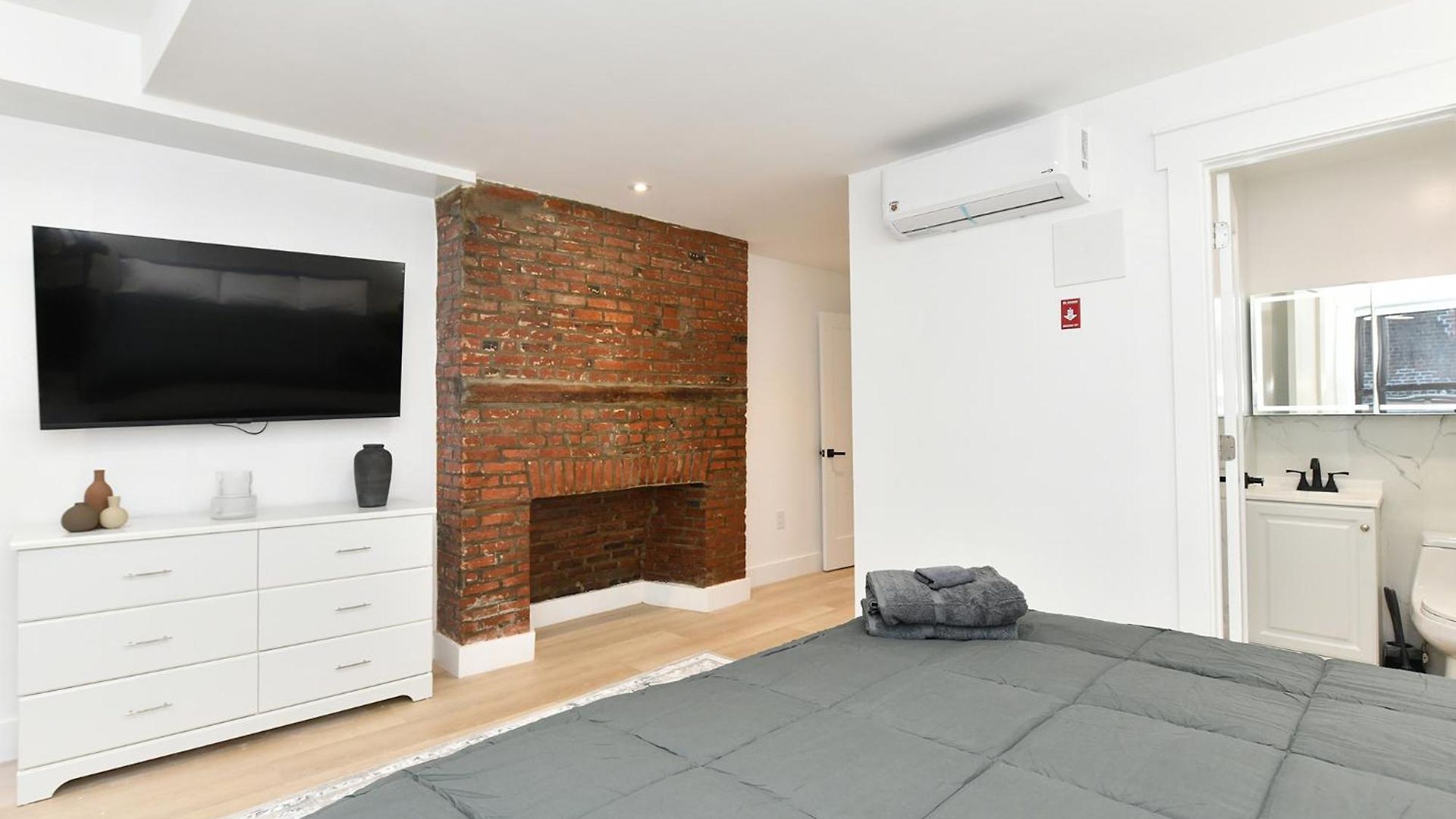 The Pearl-3br 2 Bath Boutique Nyc New York