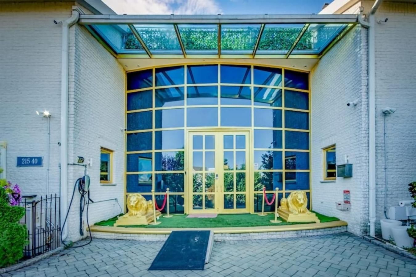 Bayside Queens 6br Gated With Private Heated Pool Game And Water Views * New York