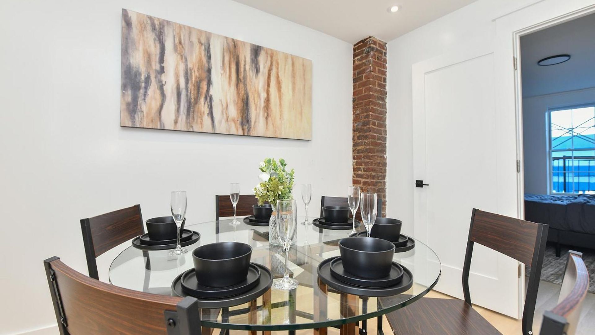 The Minute -3 Bedrooms -sleeps 13