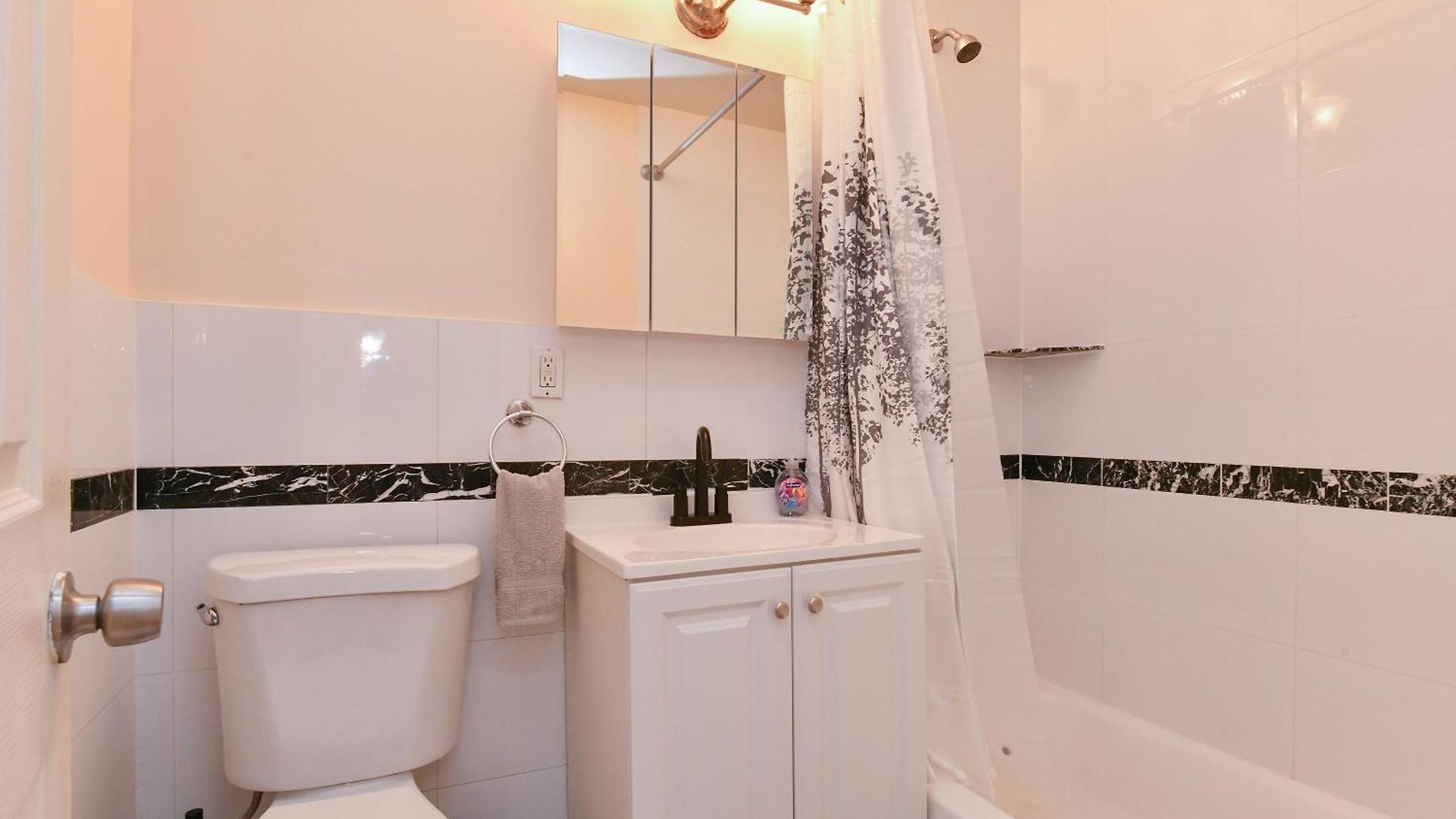 Cozy 2br Haven Right Above Park Aparthotel New York