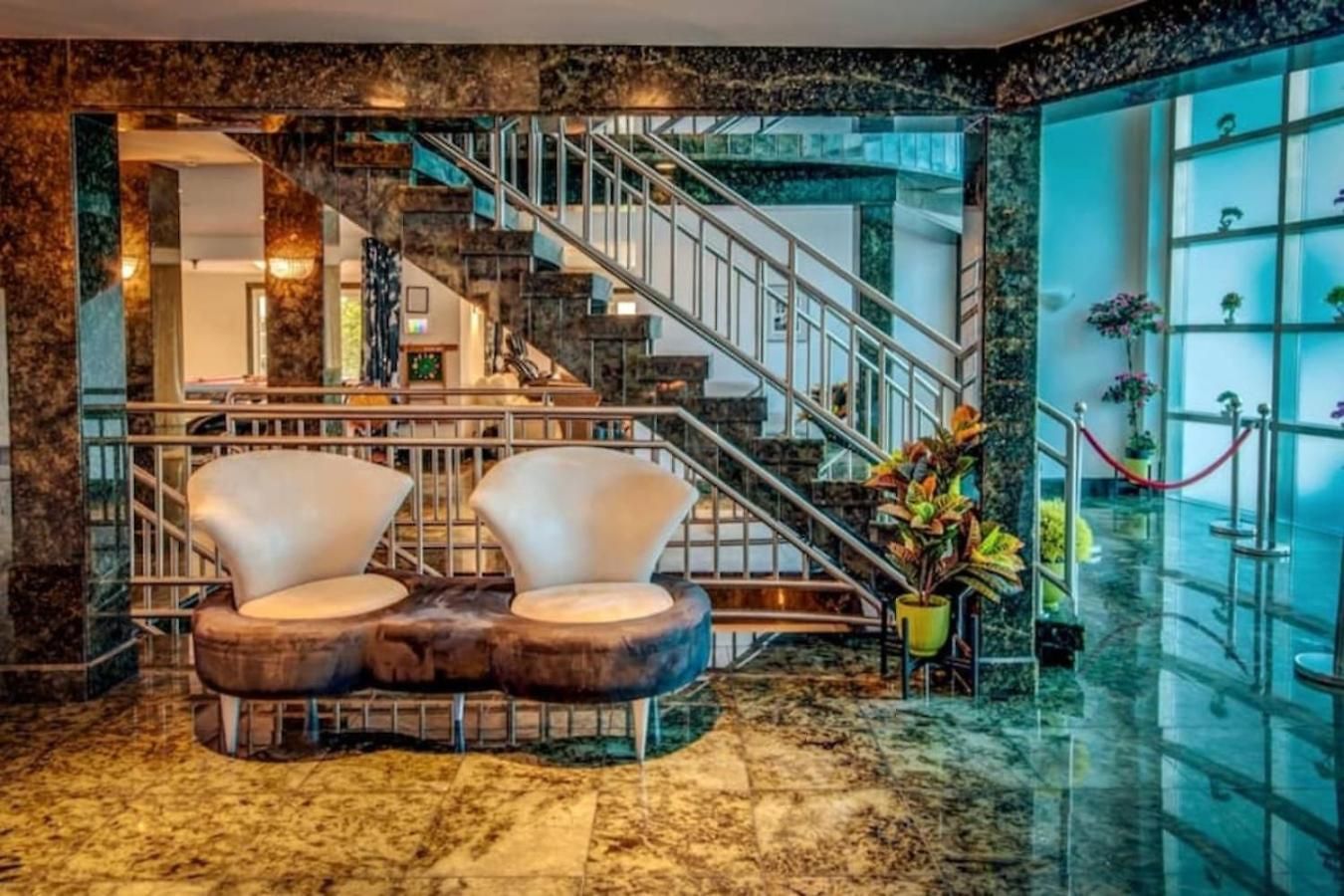 Holiday home Bayside Queens 6br Gated With Private Heated Pool Game And Water Views *