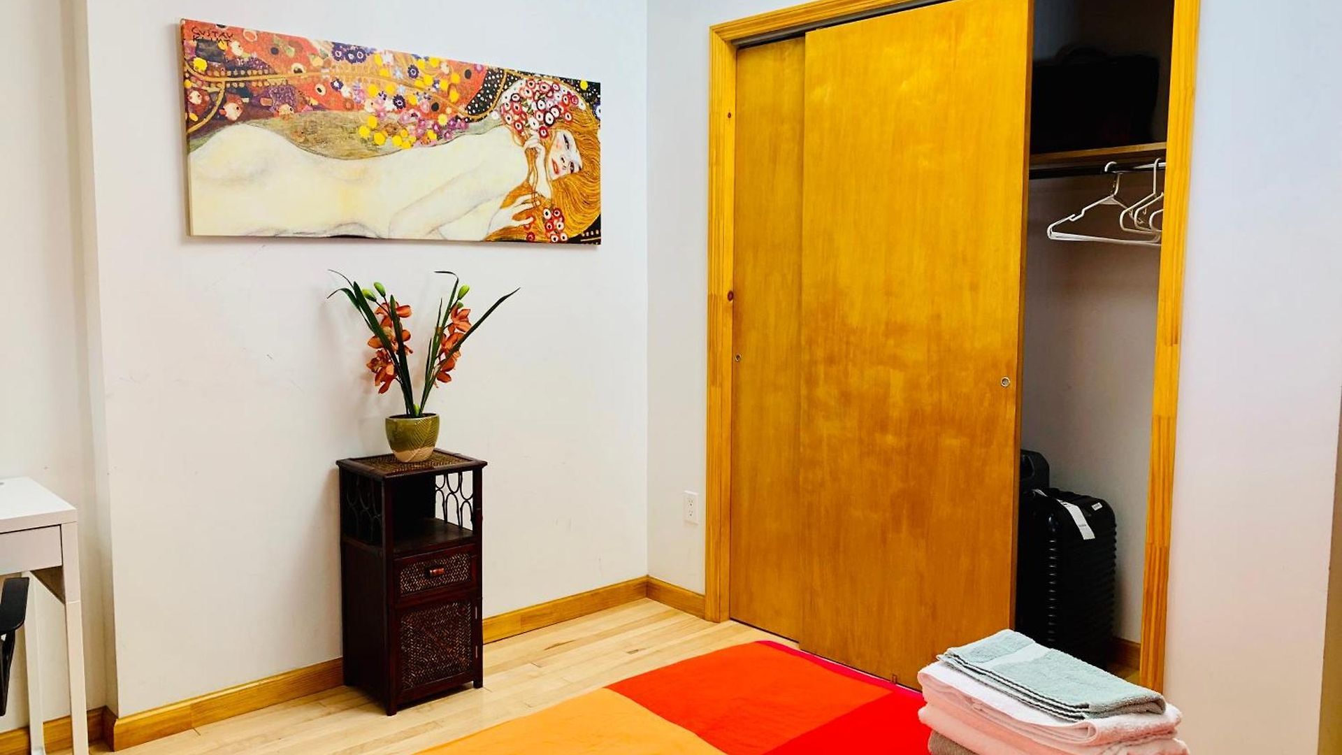 Quiet Les Designer Retro-chic Near Everything Guest house New York