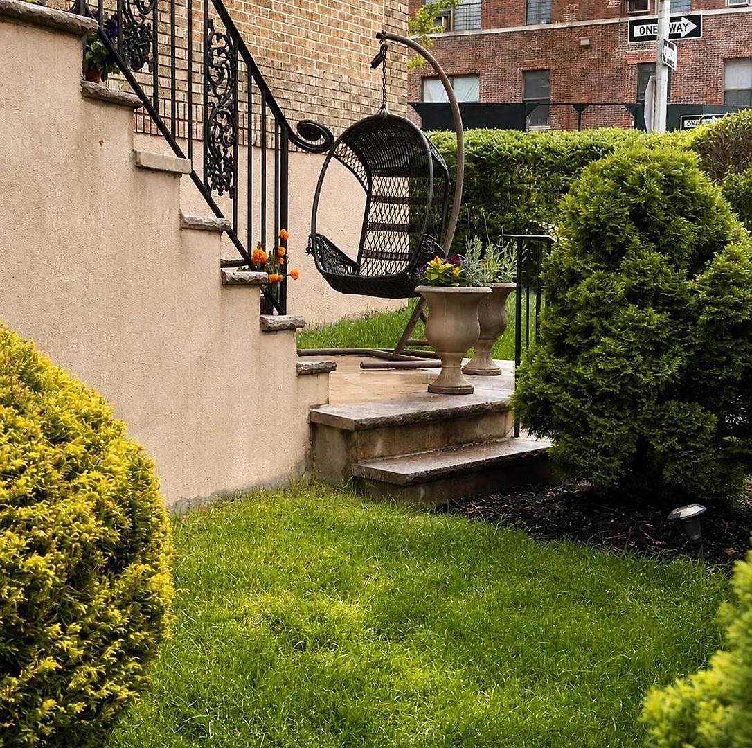 Luxury Pre-war Townhouse Bronx 5br