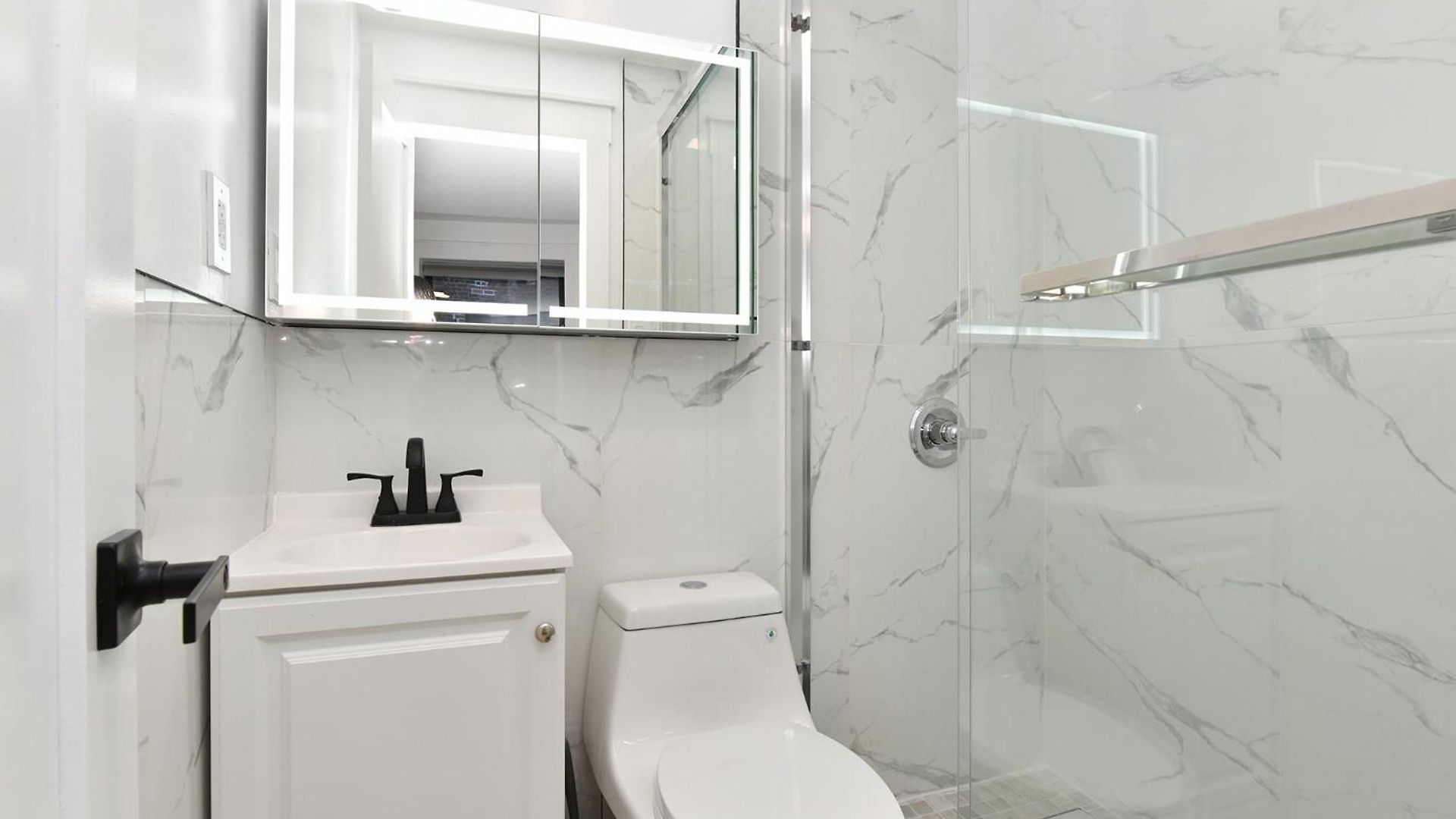 The Minute -3 Bedrooms -sleeps 13 * New York