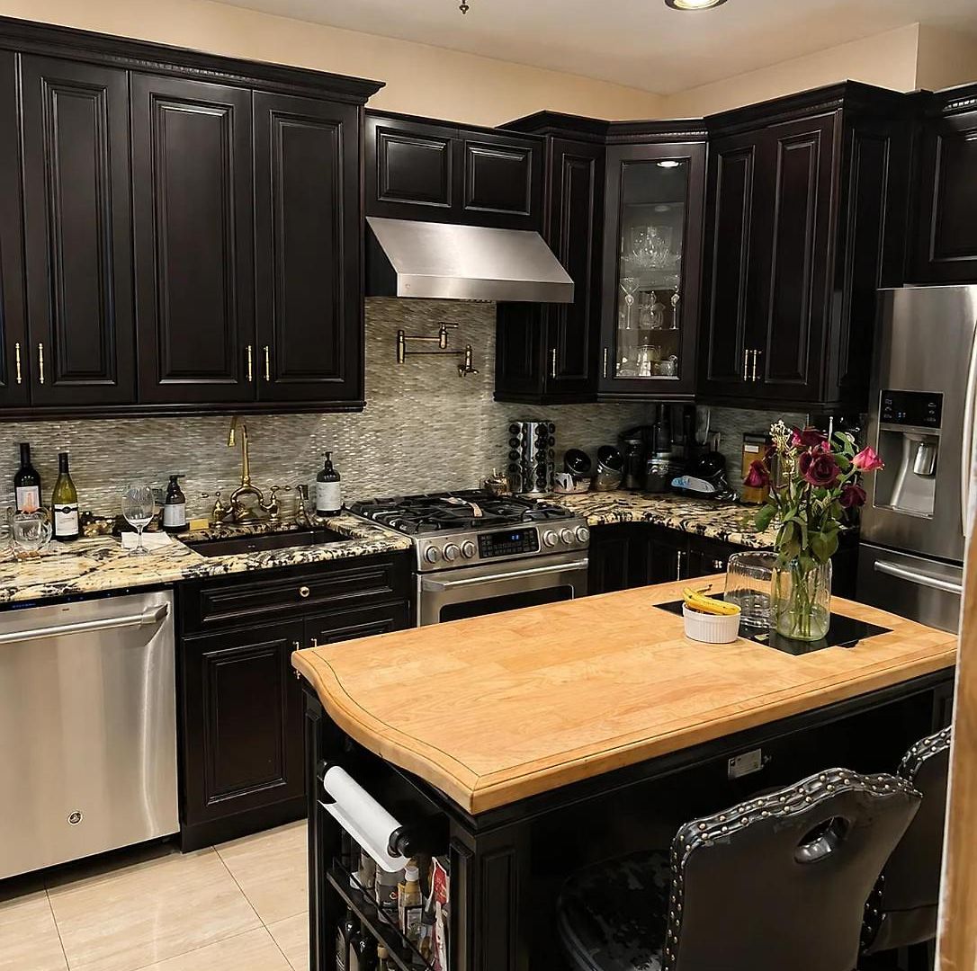 Luxury Pre-war Townhouse Bronx 5br *