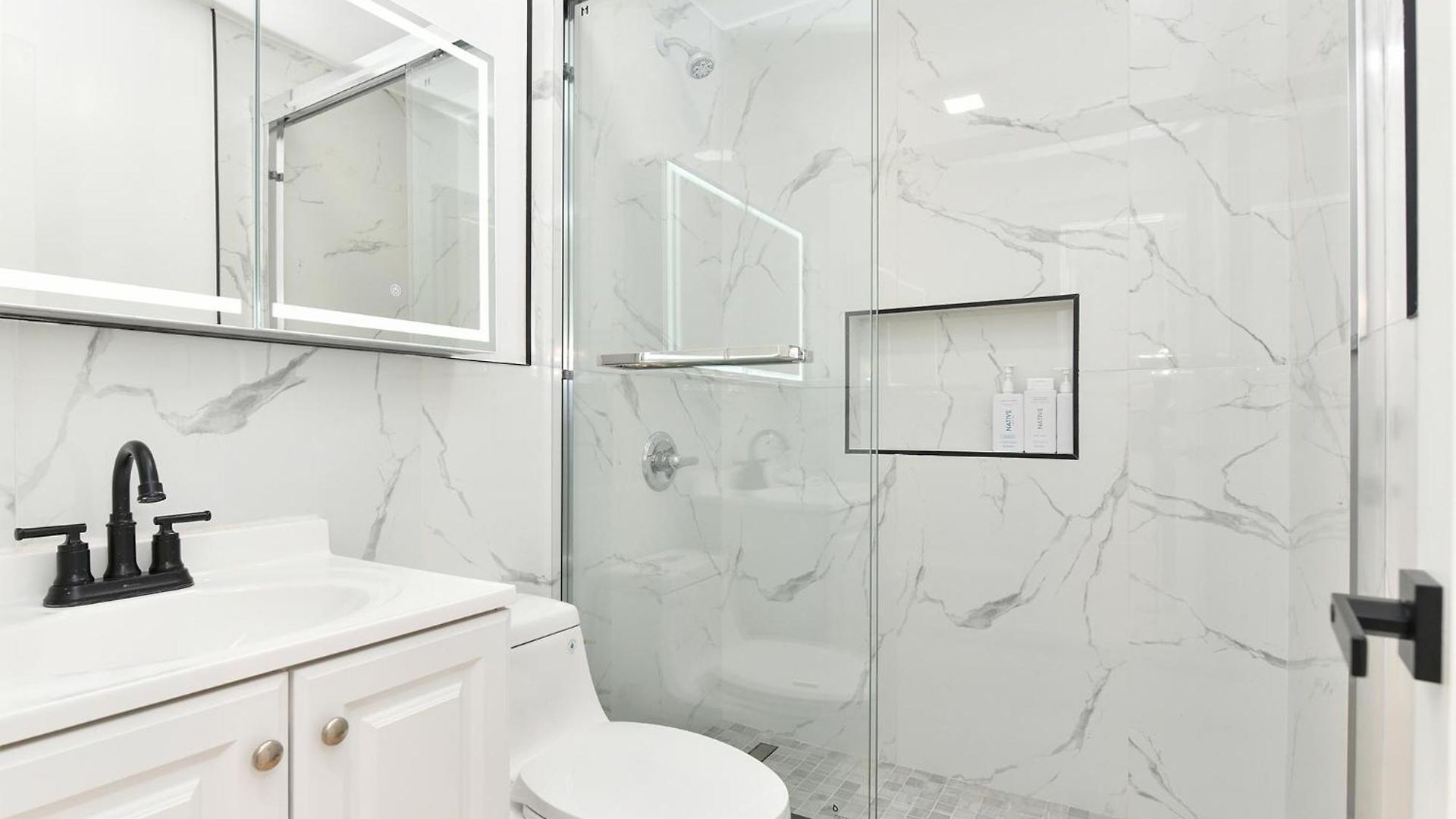 Aparthotel Designer Seaport - Sleeps 14 New York
