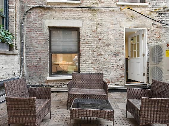 Modern Chic 3br-heart Of Fidi Seaport *