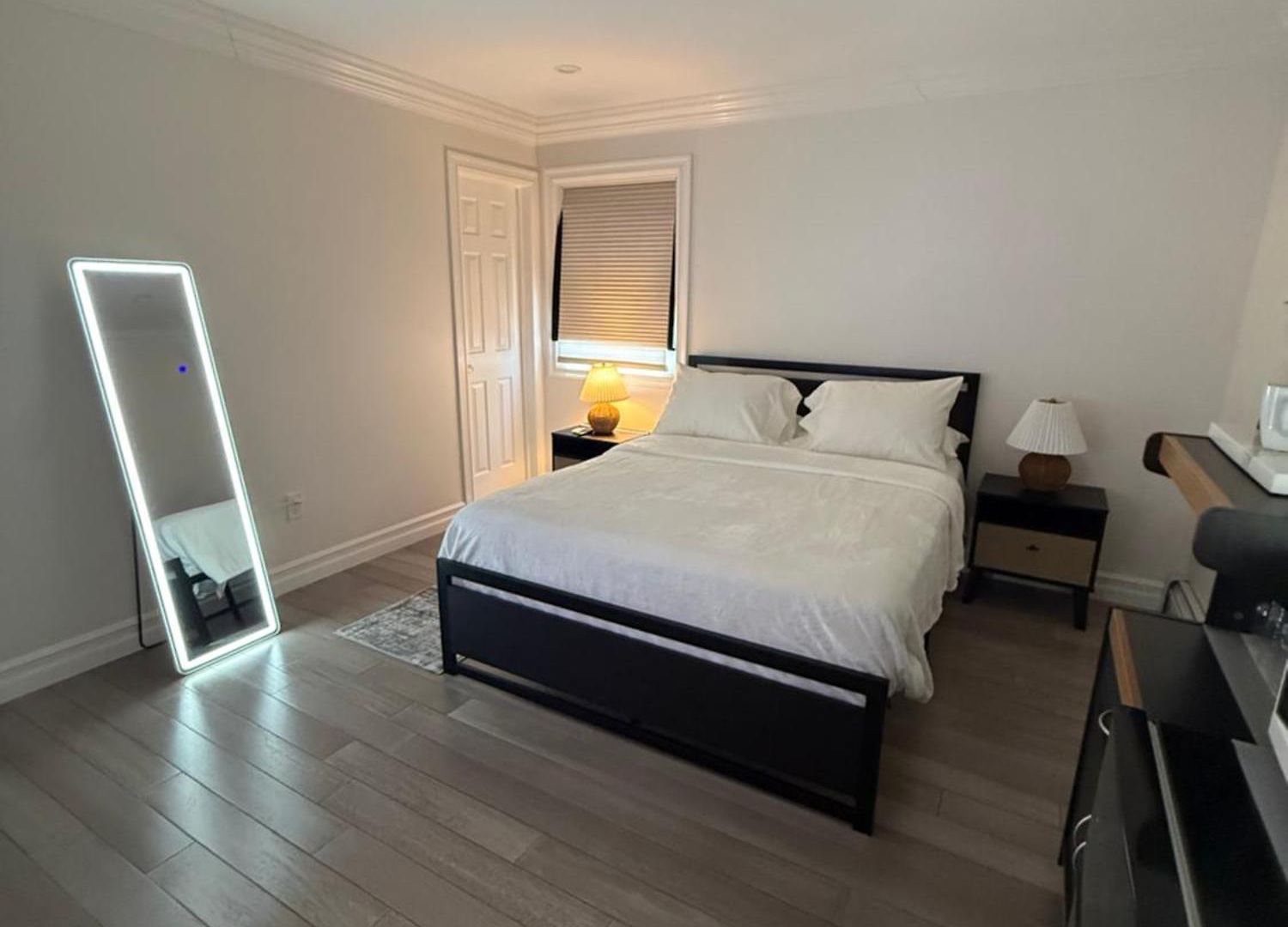 Homestay Private With Bath Near Laguardia Airport Lga *