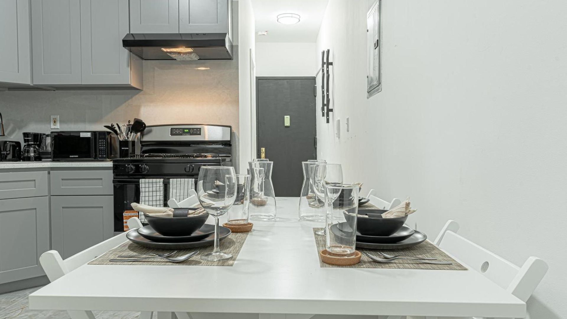 Modern 2br Near Laguardia & Subways * New York