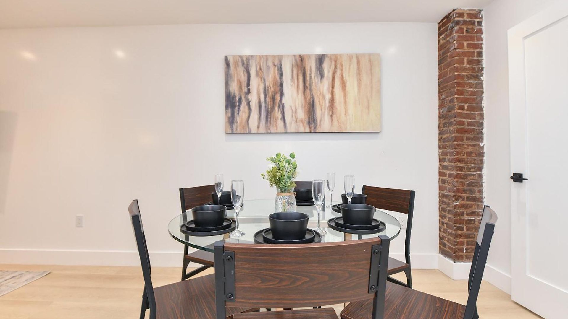 The Minute -3 Bedrooms -sleeps 13