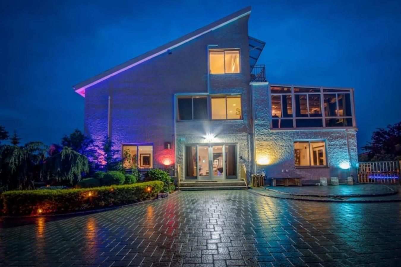Holiday home Bayside Queens 6br Gated With Private Heated Pool Game And Water Views *