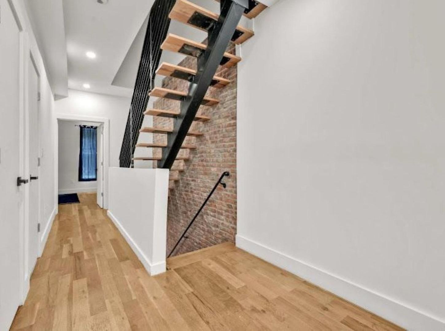 Homestay Jimmy's Brownstone Penthouse! Its Personal, Luxury, Your Away From Home!! New York