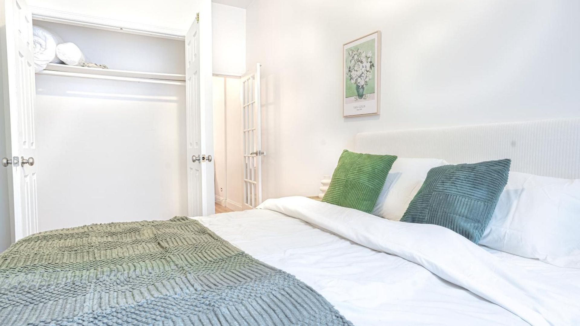 Charm 2bd In Upper East Side With Backyard *
