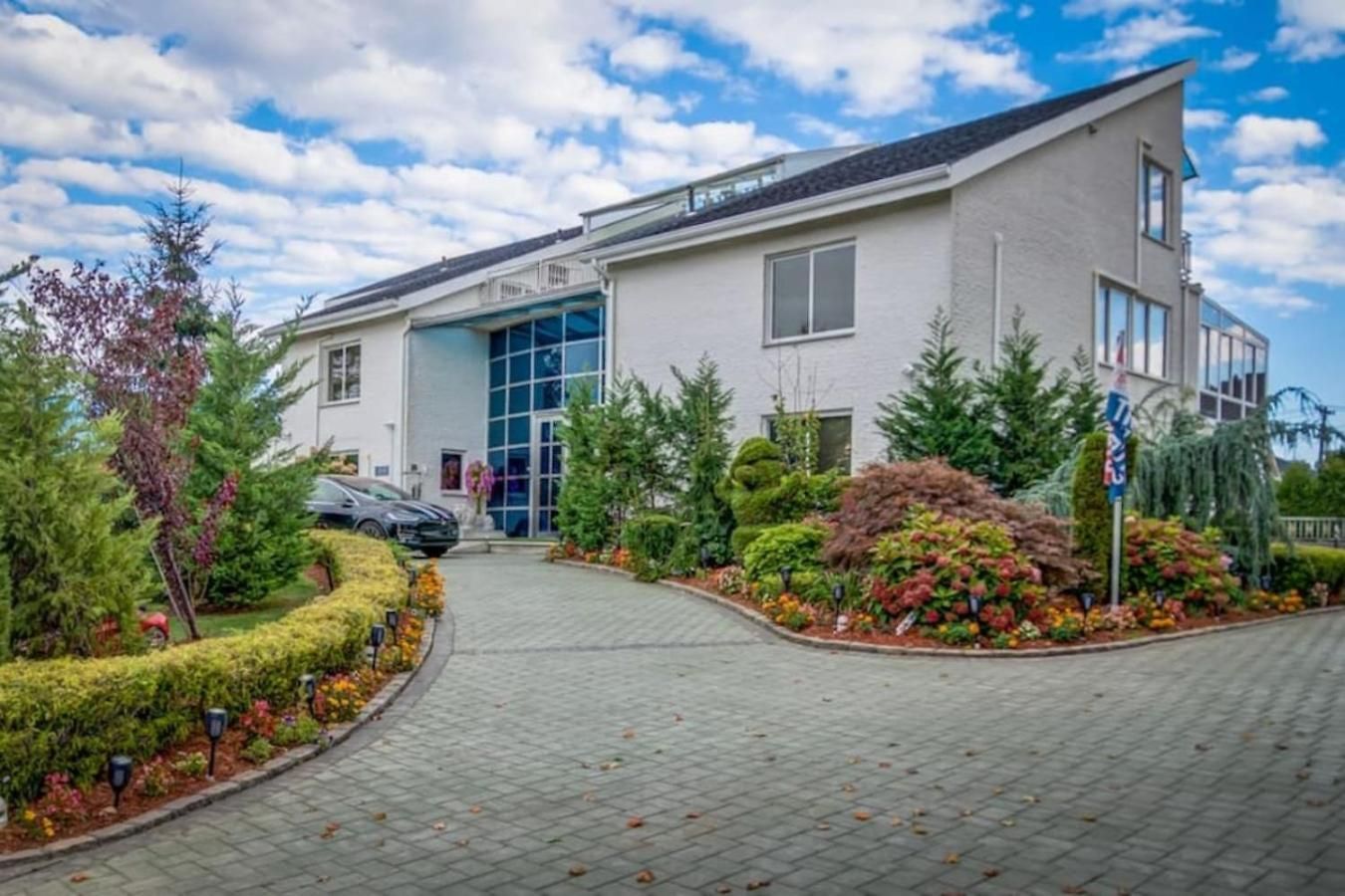 Holiday home Bayside Queens 6br Gated With Private Heated Pool Game And Water Views *