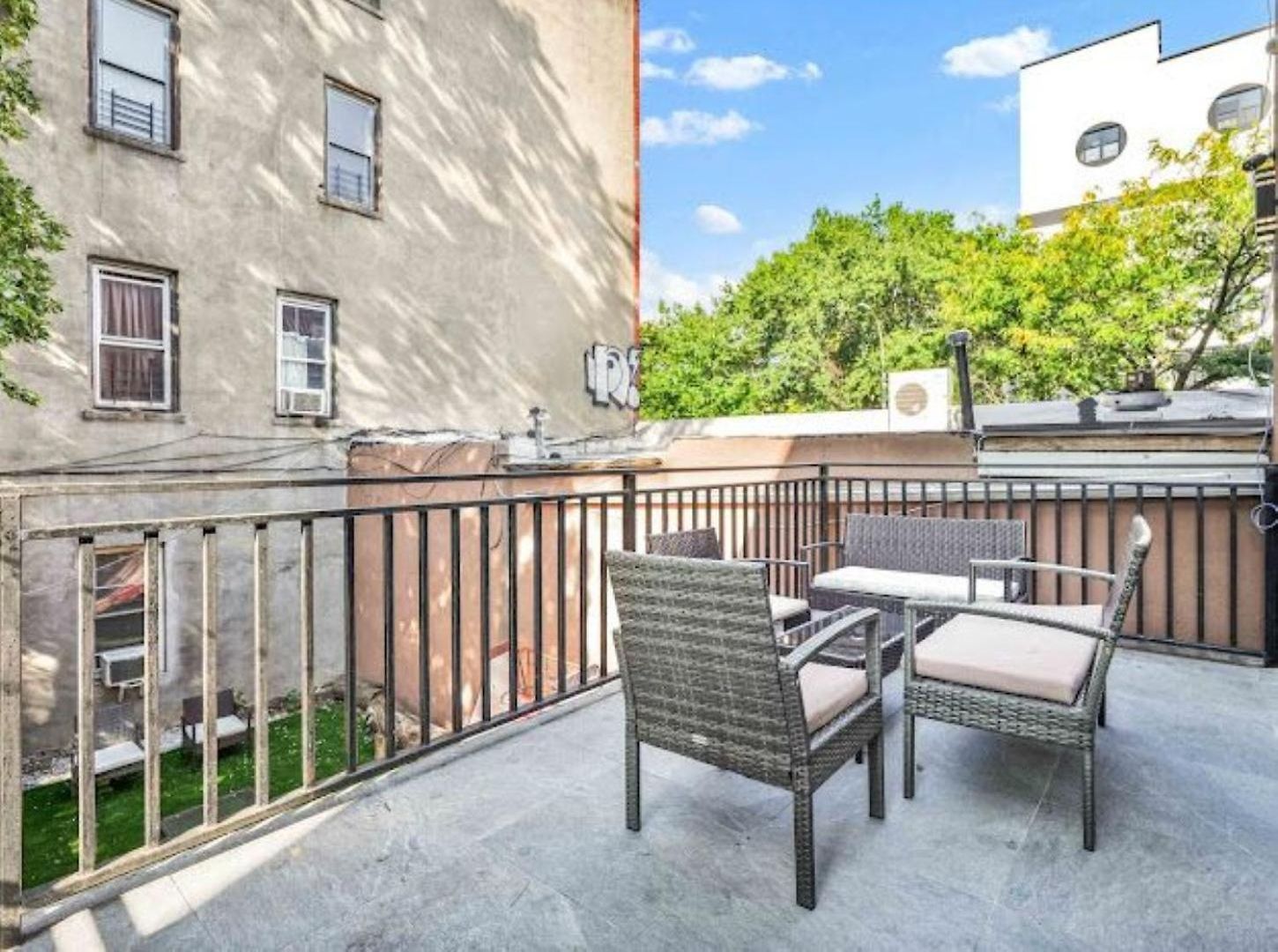 Homestay Jimmy's Brownstone Penthouse! Its Personal, Luxury, Your Away From Home!! New York