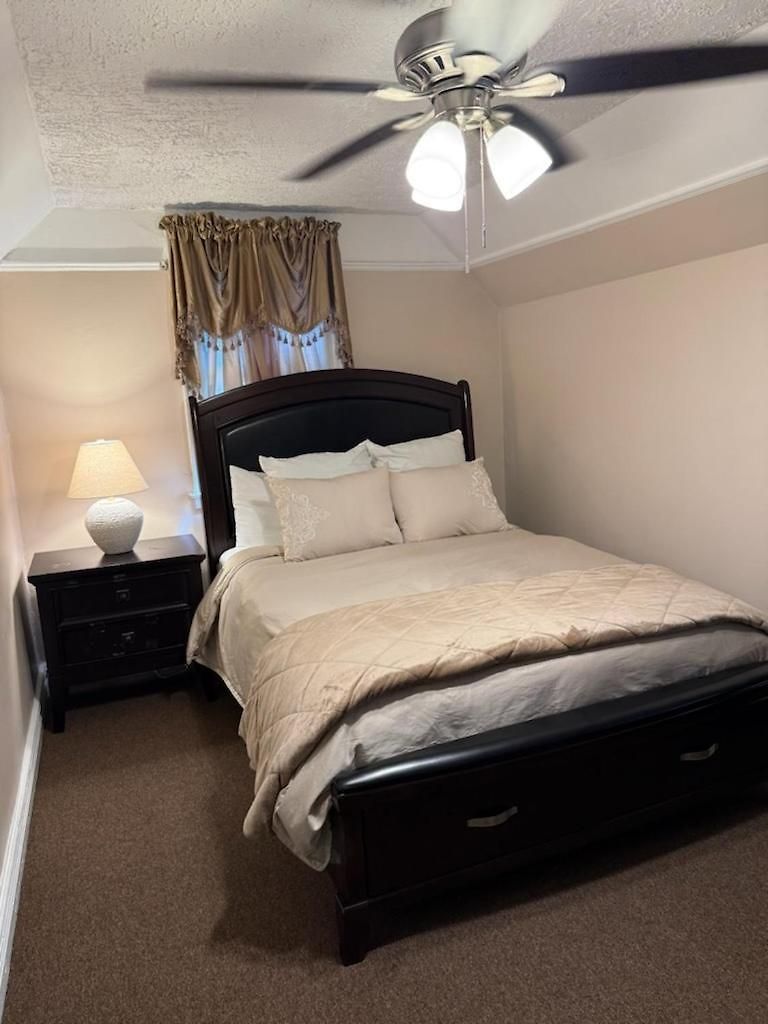 Holiday home Luxury Pre-war Townhouse Bronx 5br New York