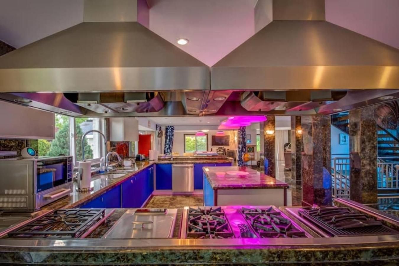 Holiday home Bayside Queens 6br Gated With Private Heated Pool Game And Water Views *