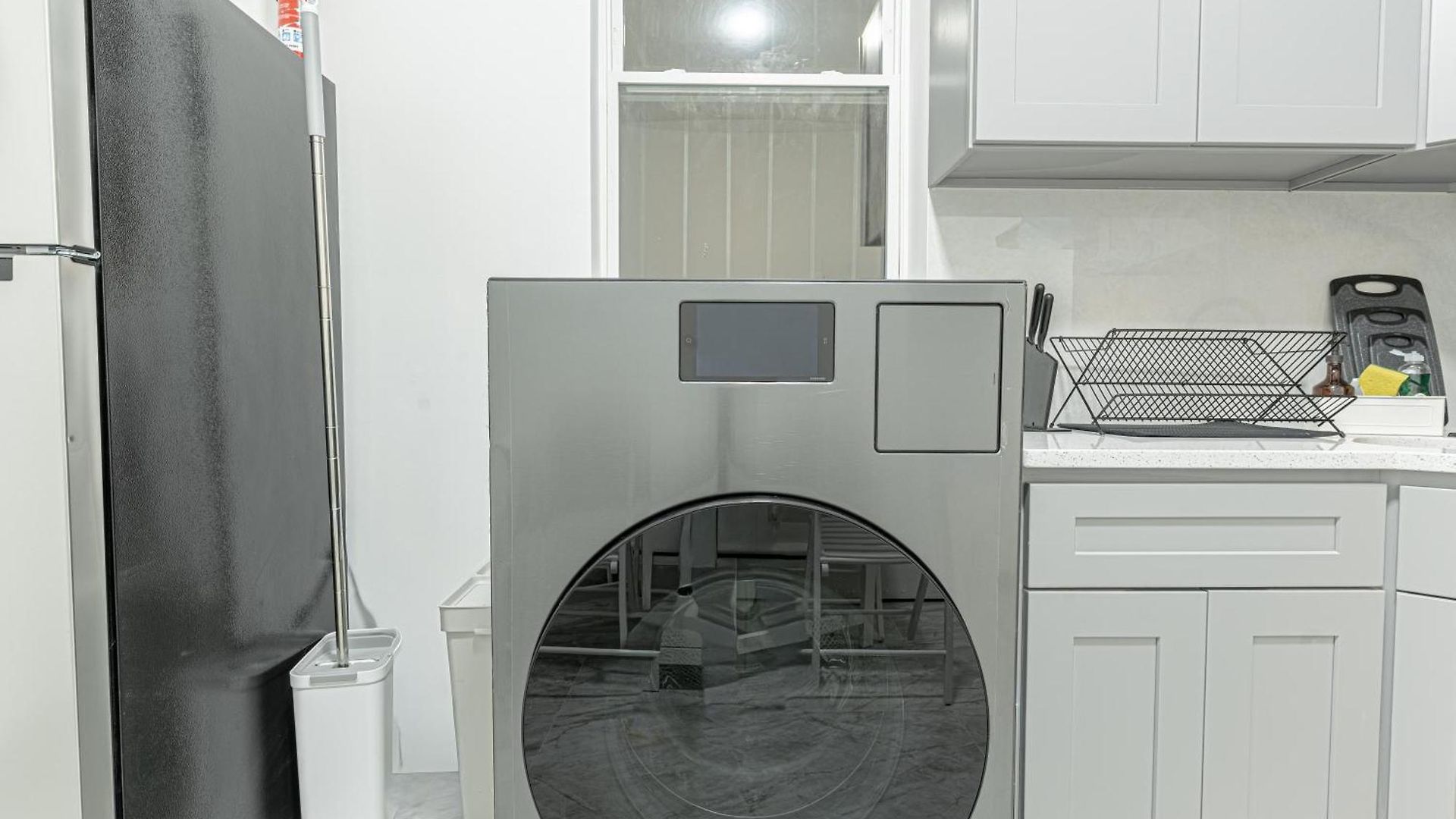 Modern 2br Near Laguardia & Subways New York