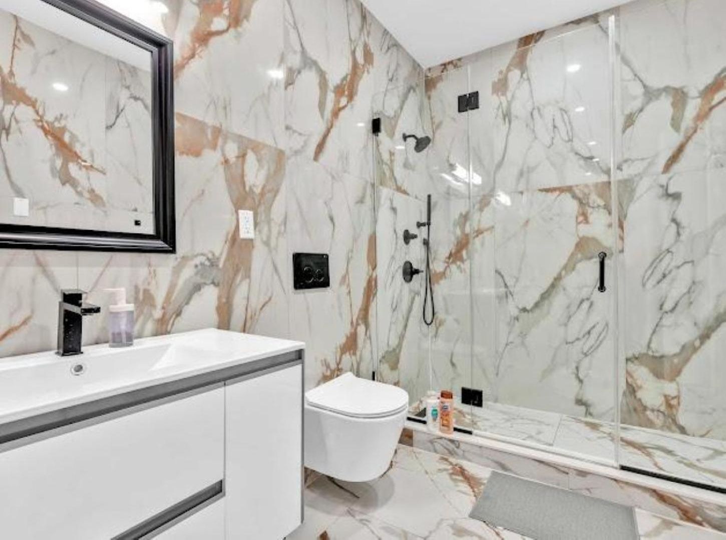Jimmy's Brownstone Penthouse! Its Personal, Luxury, Your Away From Home!! New York