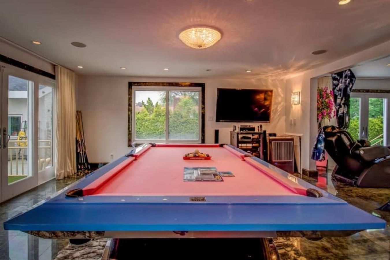 Bayside Queens 6br Gated With Private Heated Pool Game And Water Views * New York