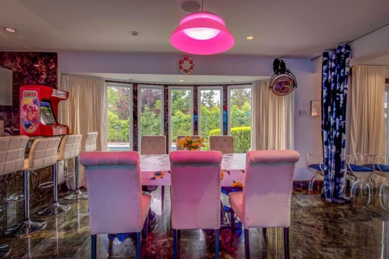 Holiday home Bayside Queens 6br Gated With Private Heated Pool Game And Water Views