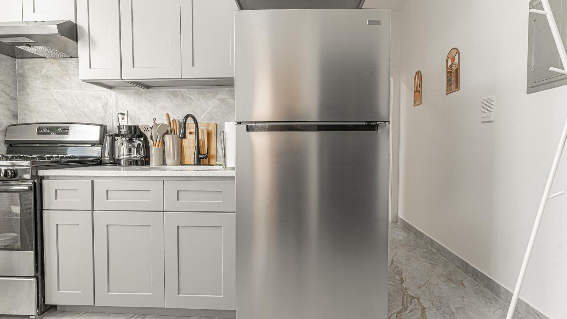 Modern 2br Near Laguardia & Subways Aparthotel *
