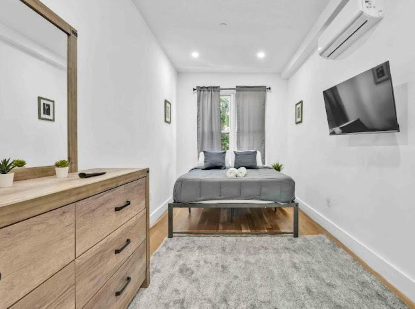 Jimmy's Brownstone Penthouse! Its Personal, Luxury, Your Away From Home!! New York