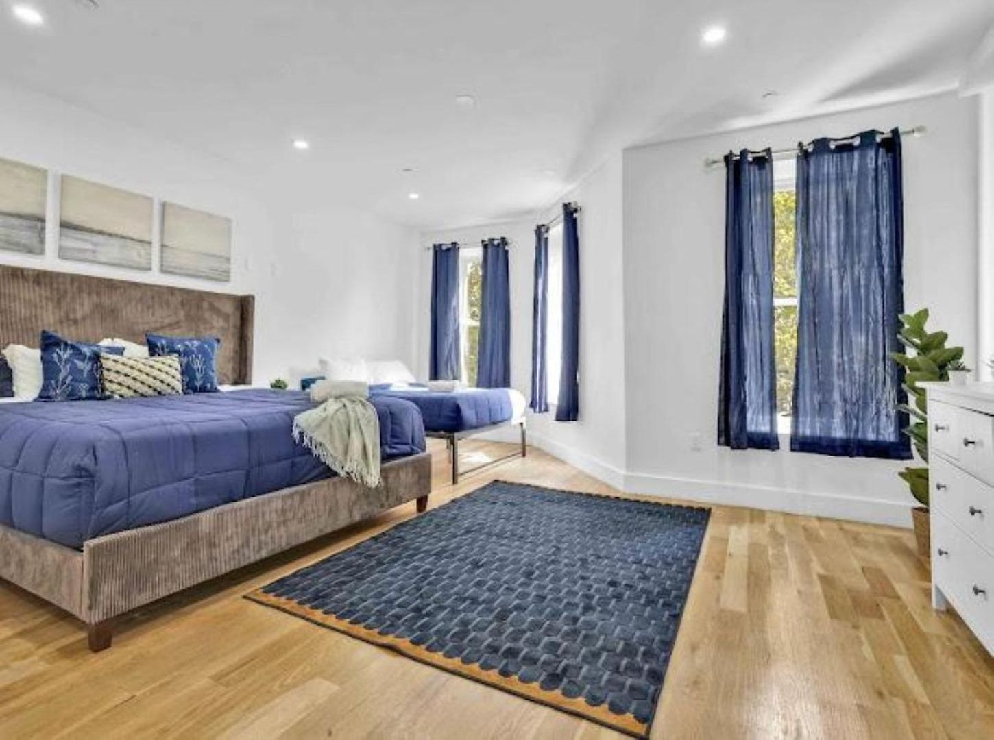 Jimmy's Brownstone Penthouse! Its Personal, Luxury, Your Away From Home!! Homestay