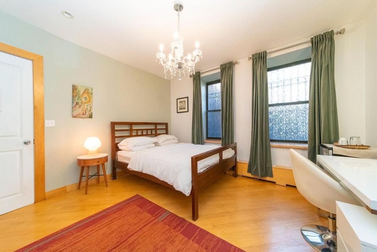 Lovely Brownstone In W Harlem 4 Bdr 3 Bath Garden *