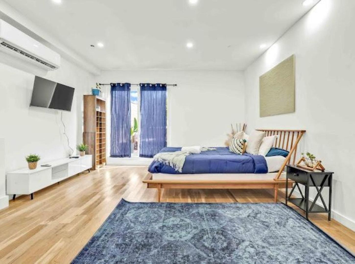 Jimmy's Brownstone Penthouse! Its Personal, Luxury, Your Away From Home!! Homestay *