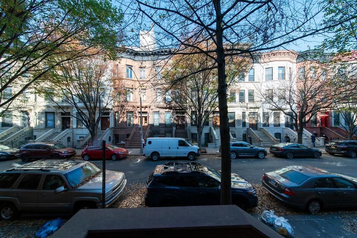 Lovely Brownstone In W Harlem 4 Bdr 3 Bath Garden *