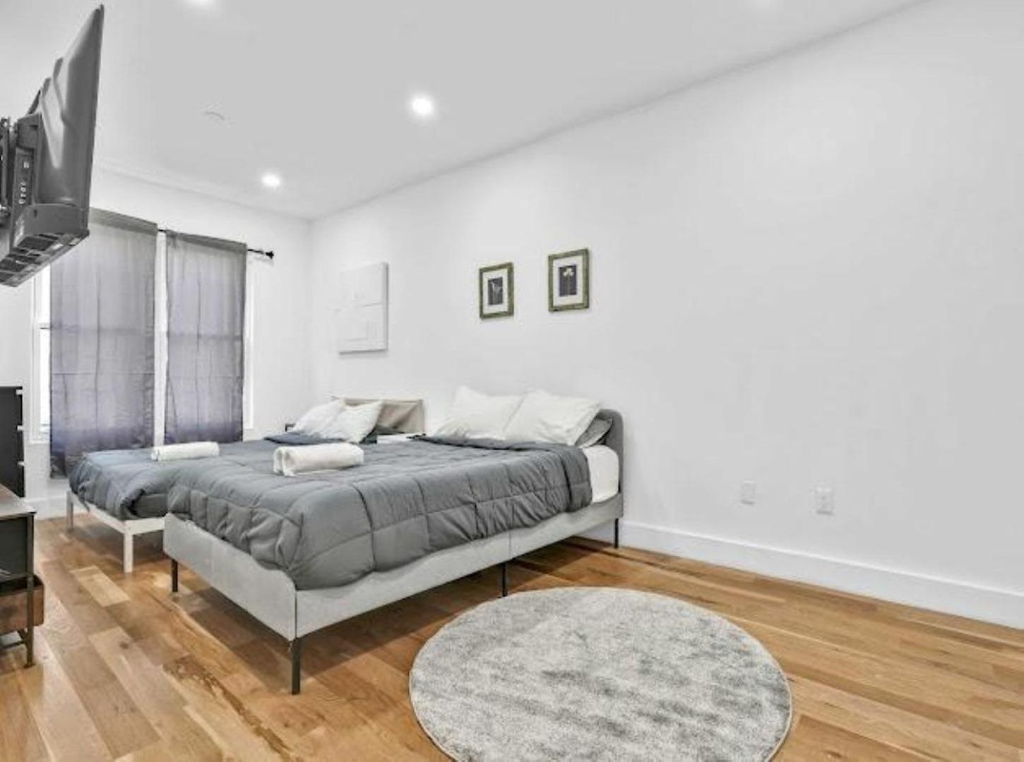 Jimmy's Brownstone Penthouse! Its Personal, Luxury, Your Away From Home!!