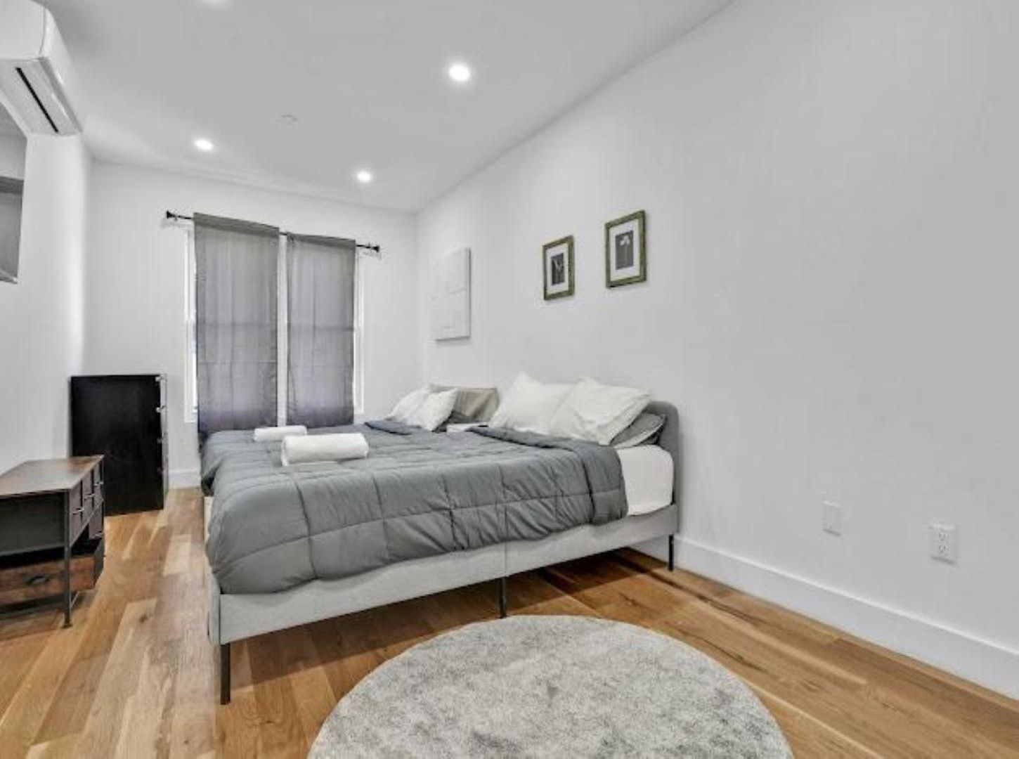 Jimmy's Brownstone Penthouse! Its Personal, Luxury, Your Away From Home!! *