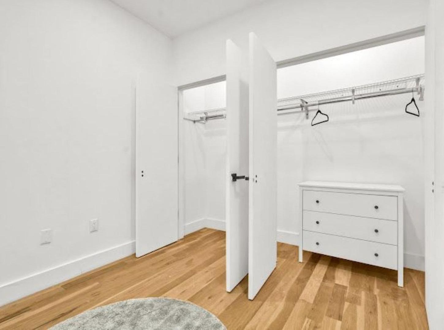 Jimmy's Brownstone Penthouse! Its Personal, Luxury, Your Away From Home!! Homestay