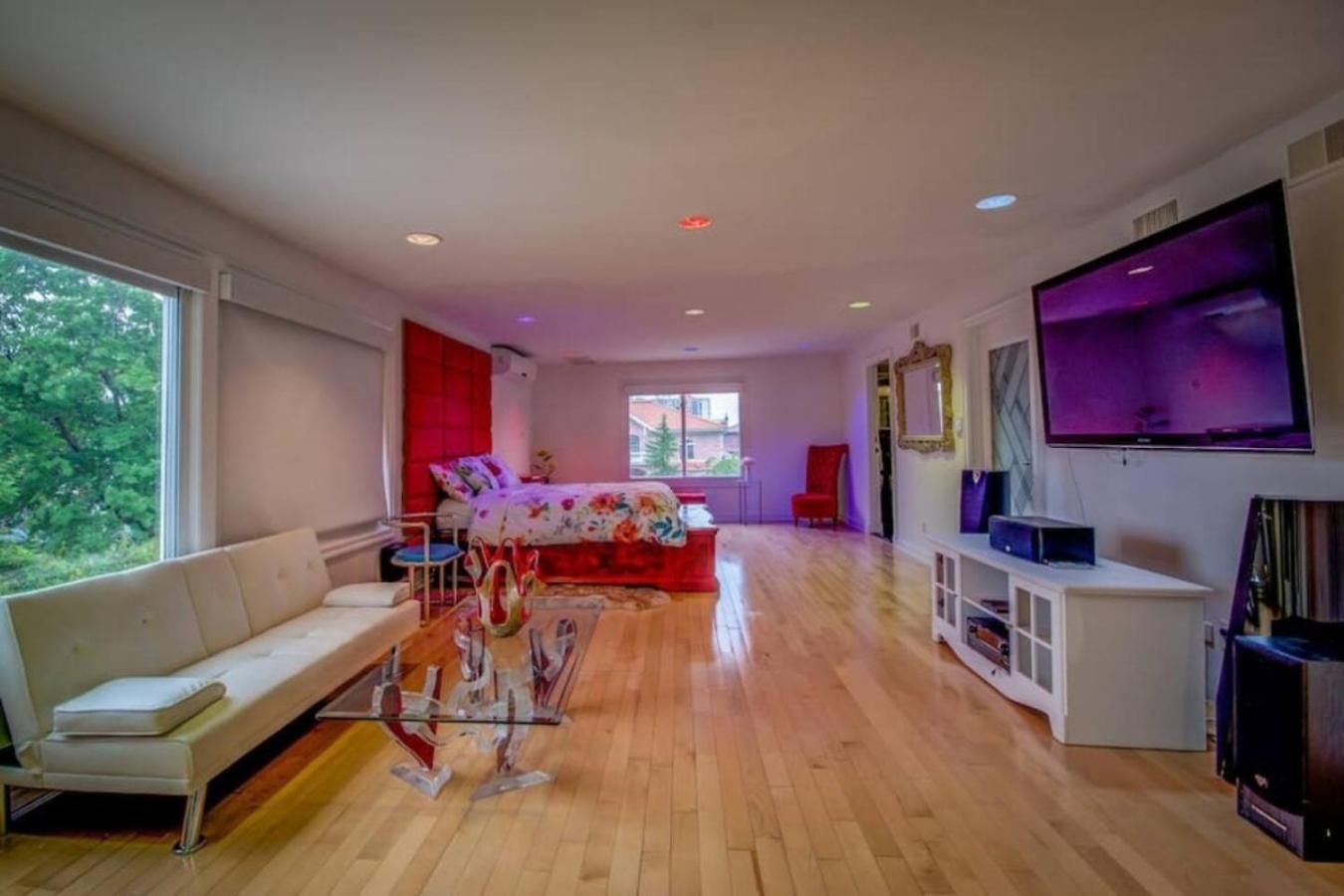 Bayside Queens 6br Gated With Private Heated Pool Game And Water Views Holiday home New York