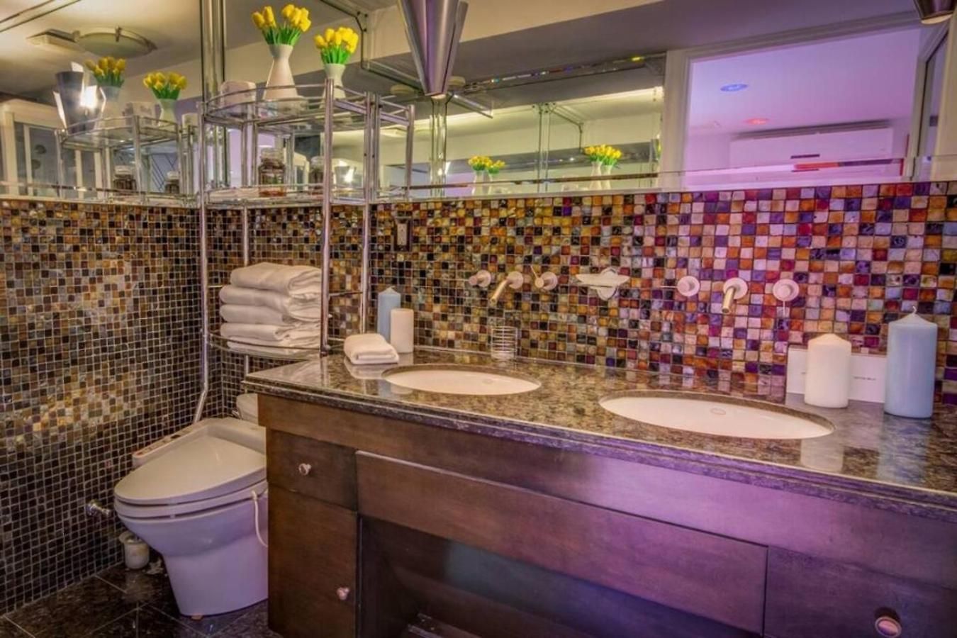 Bayside Queens 6br Gated With Private Heated Pool Game And Water Views New York