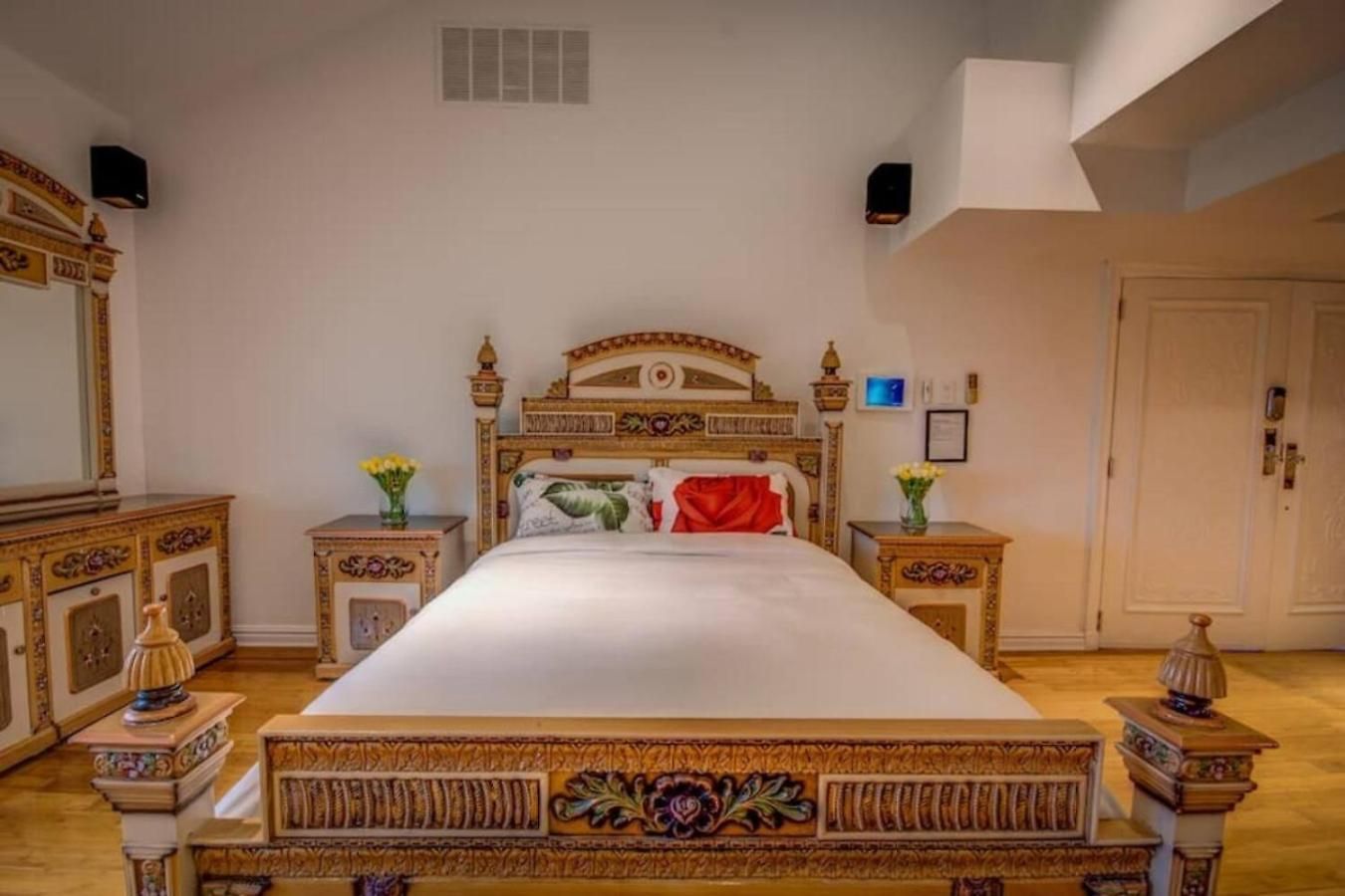Holiday home Bayside Queens 6br Gated With Private Heated Pool Game And Water Views *