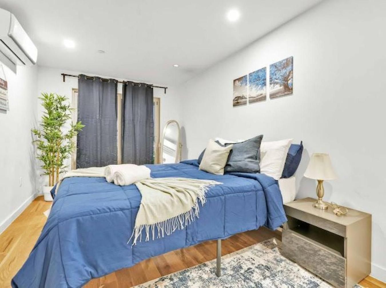 Jimmy's Brownstone Penthouse! Its Personal, Luxury, Your Away From Home!! Homestay *