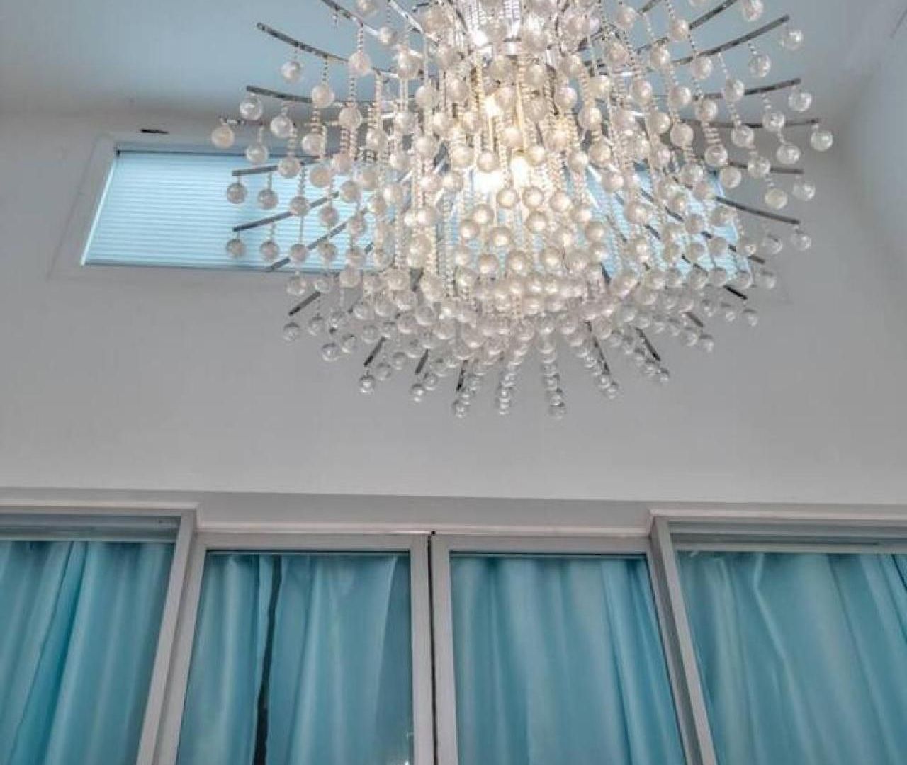 Bayside Queens 6br Gated With Private Heated Pool Game And Water Views Holiday home New York