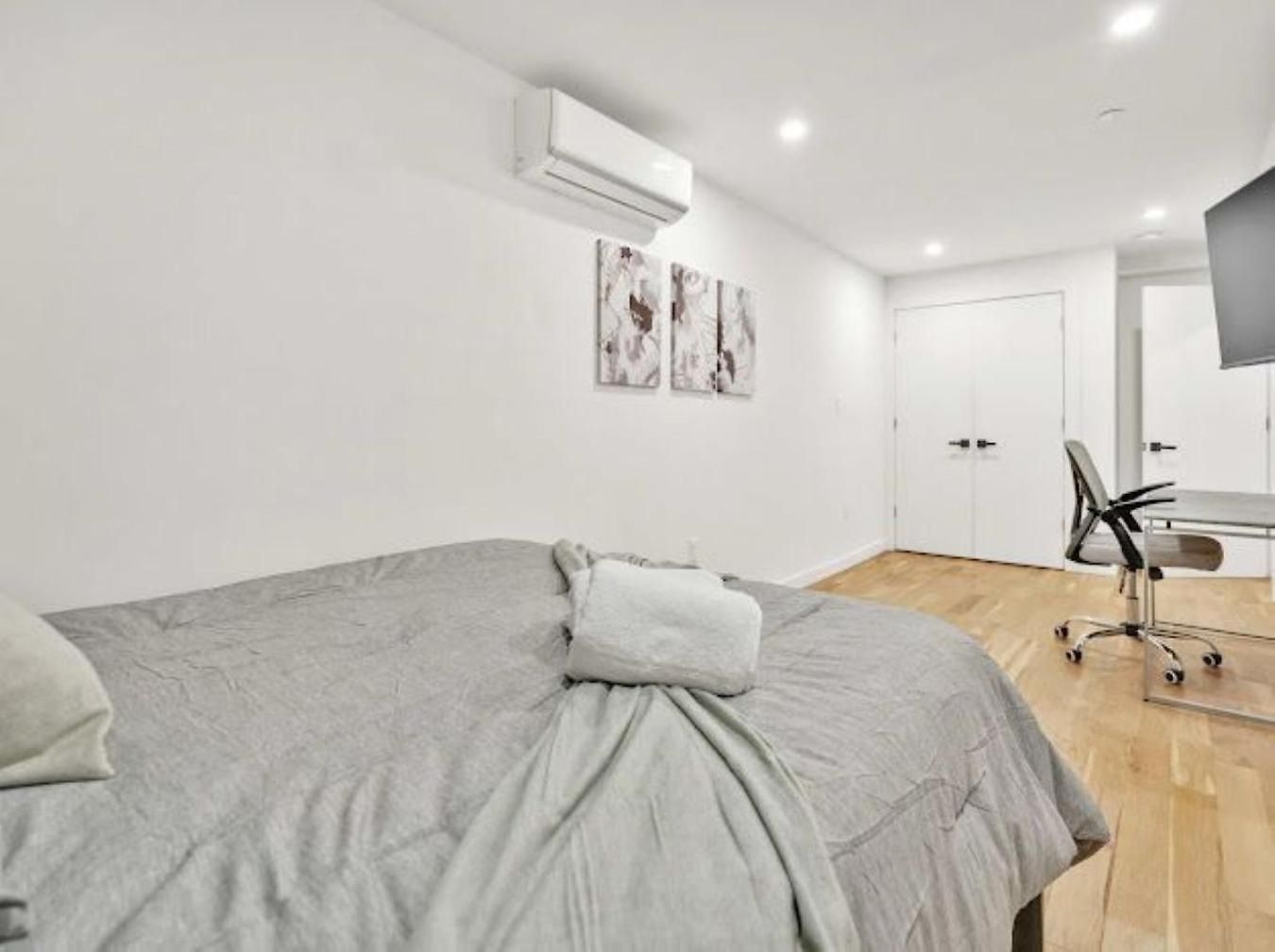 Jimmy's Brownstone Penthouse! Its Personal, Luxury, Your Away From Home!! New York