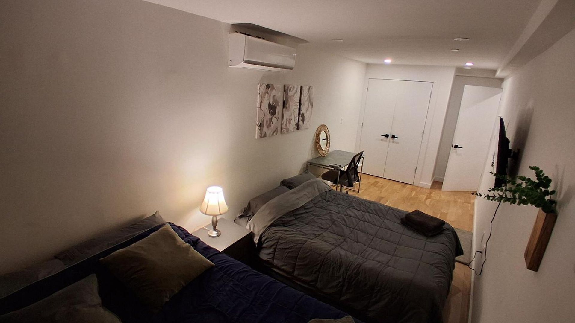 Jimmy's Brownstone Penthouse! Its Personal, Luxury, Your Away From Home!! Homestay New York