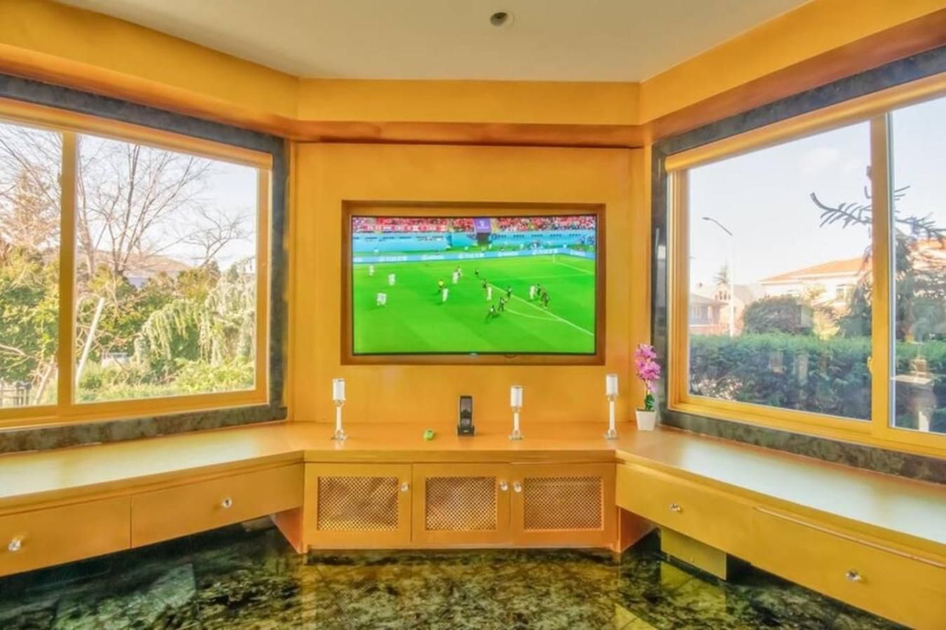 Bayside Queens 6br Gated With Private Heated Pool Game And Water Views