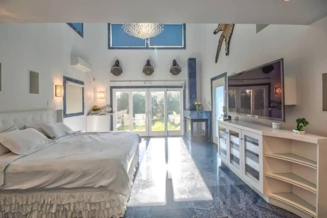 Bayside Queens 6br Gated With Private Heated Pool Game And Water Views New York