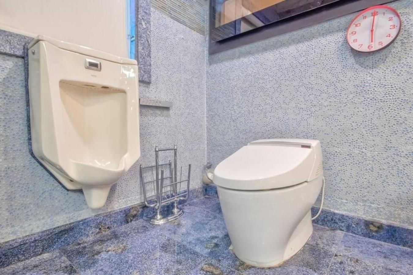 Bayside Queens 6br Gated With Private Heated Pool Game And Water Views Holiday home New York