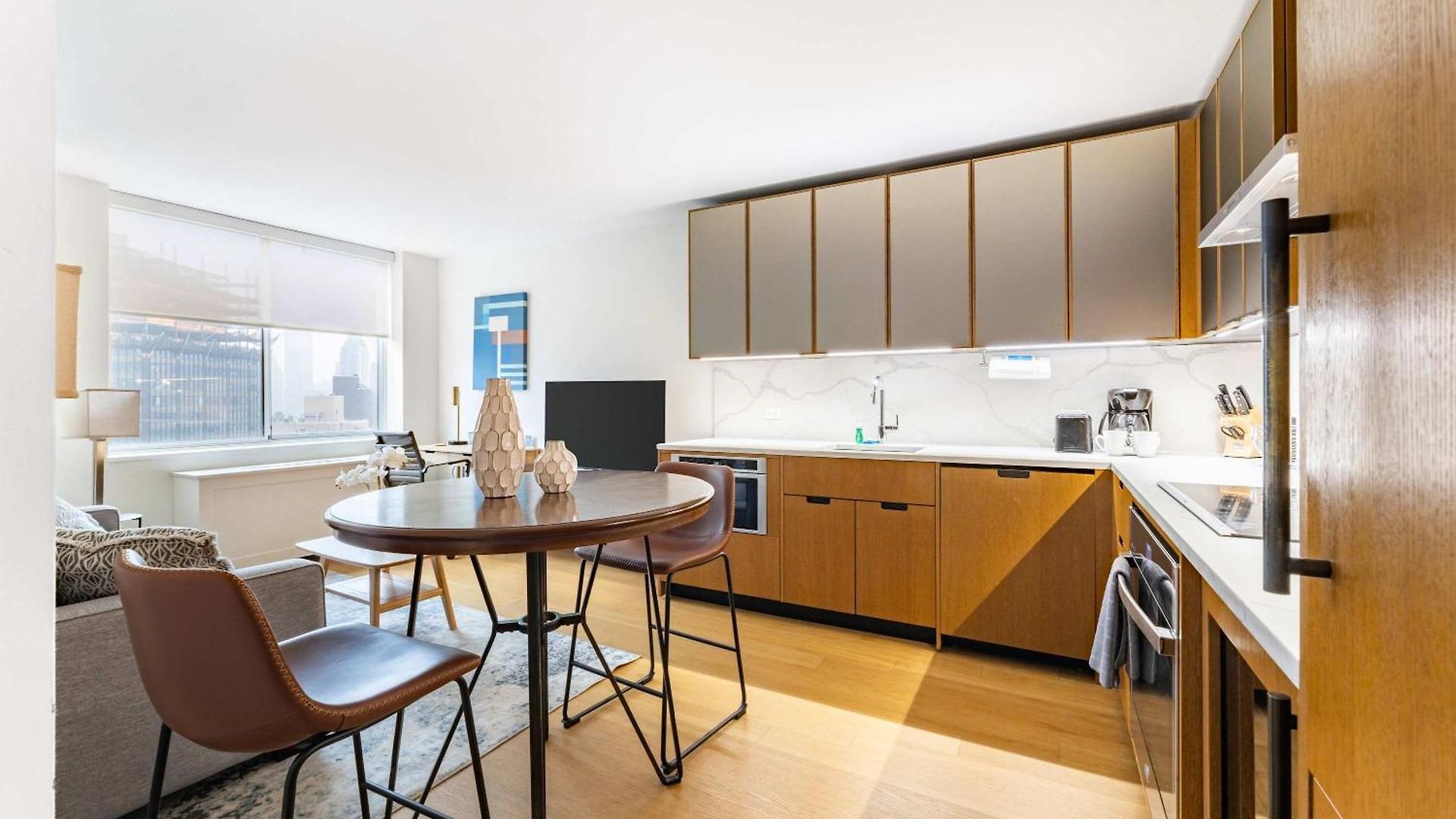 Luxury 1br With Rooftop Gym & Laundry Apartment *