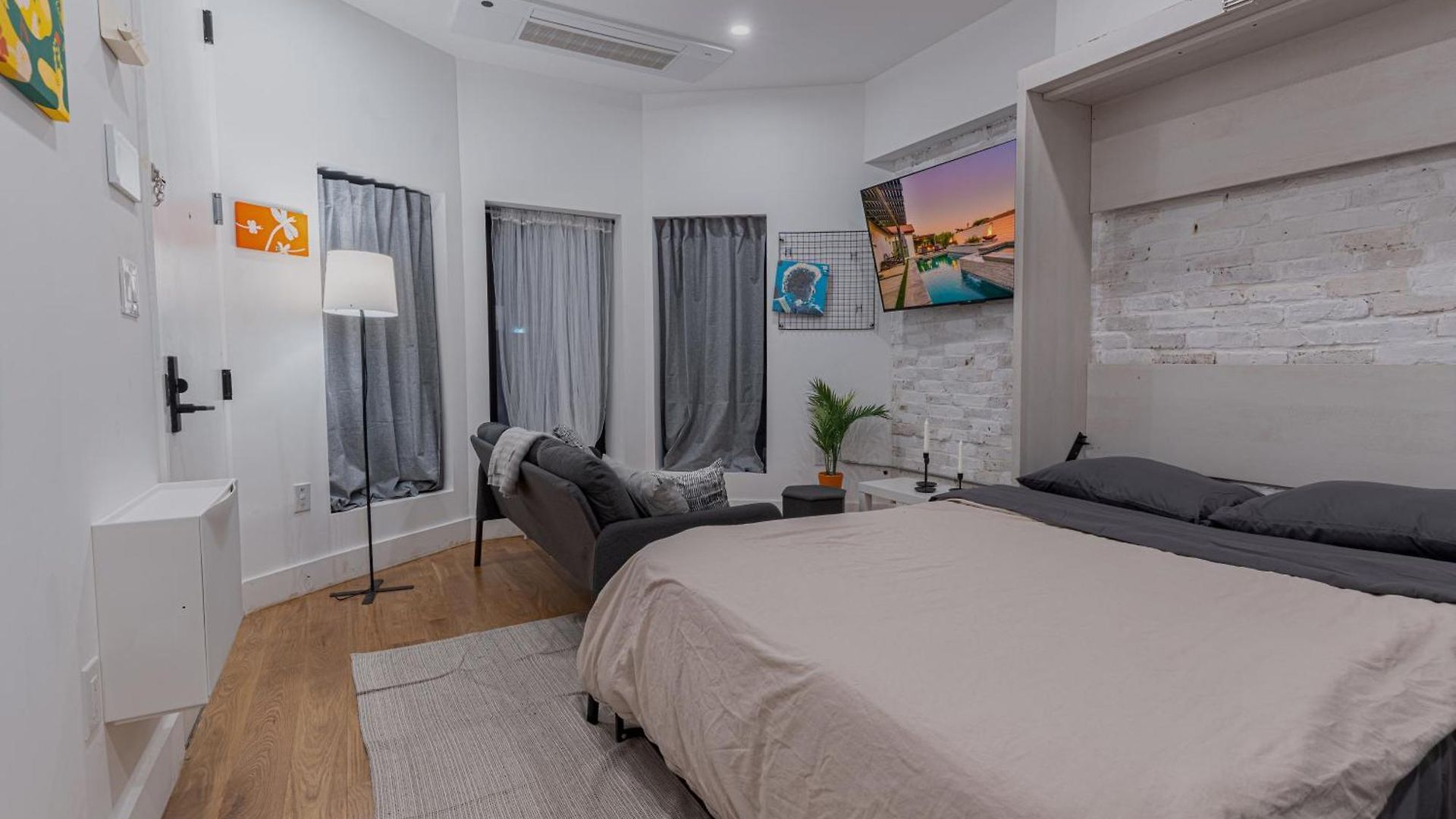 Apartment Newly Renovated Near Train *